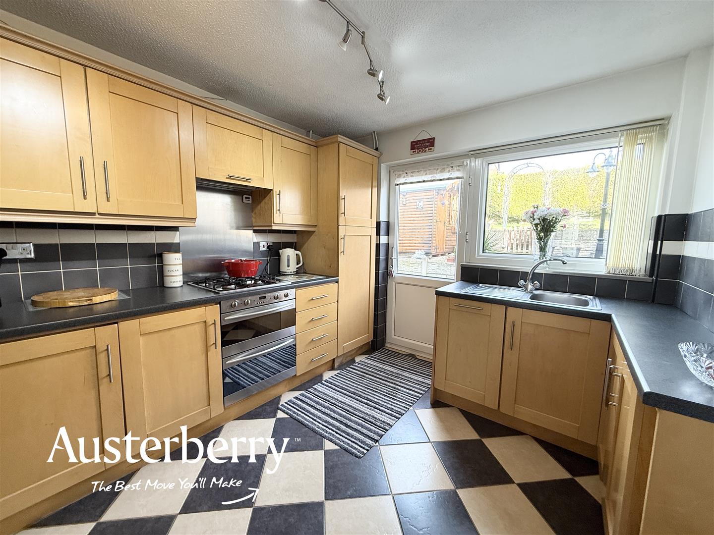 3 bed property in Souldern Way, Stoke-On-Trent